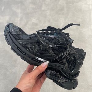 Balenciaga sold out Black Runners Size 36